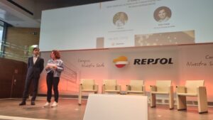 Clara Rey y Carlos Arango en el evento celebrado en la Sede Campus de Repsol en Madrid