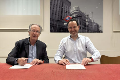 El presidente del CEDDD, Albert Campabadal, y Ángel Trejo Pintado, su homólogo en Special Olympics Madrid, firman el acuerdo